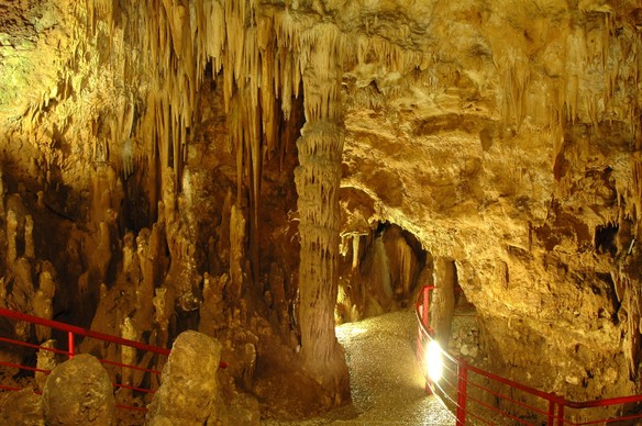 Ristorante Pizzeria Il Rinascente - Grotte di Pastena - Home
